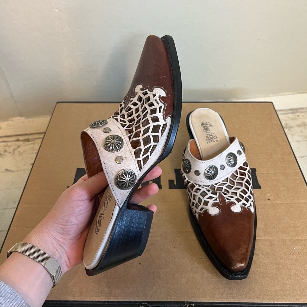 Dan Post mules